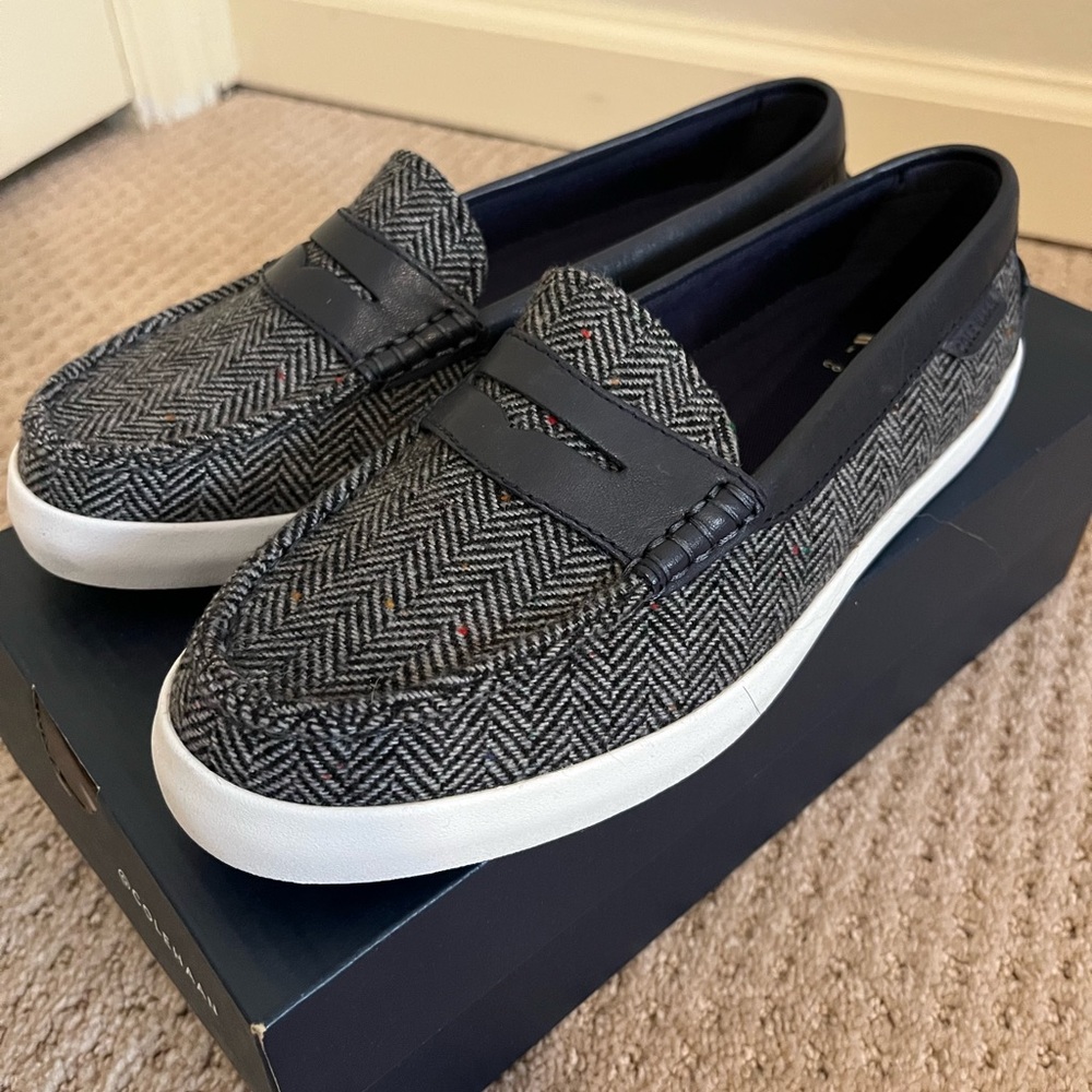 Cole Hahn Nantucket Loafer Size 7.5. BRAND NEW with original box.